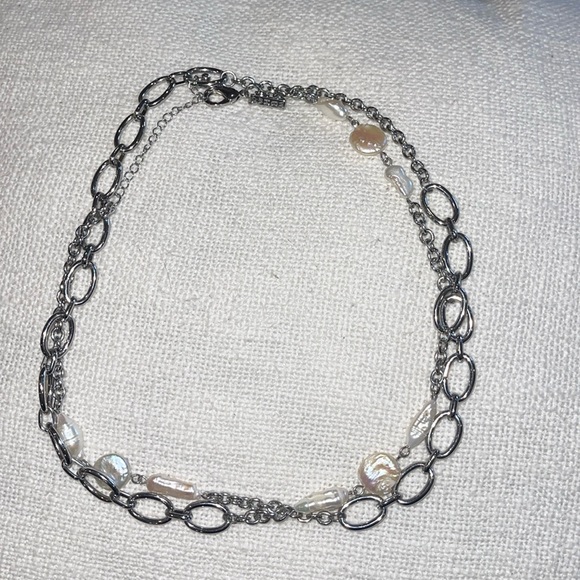 White House Black Market Jewelry - WHBM silver tone links, chain and 9 pearls